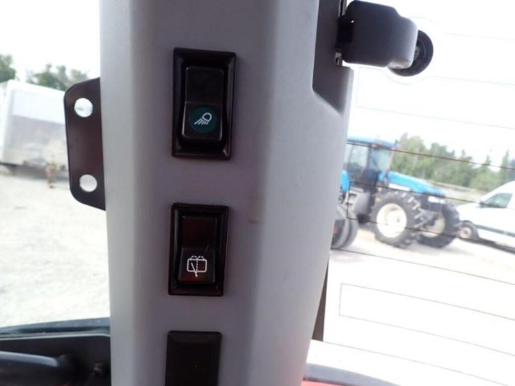 2019-kubota-m4-071-image-31