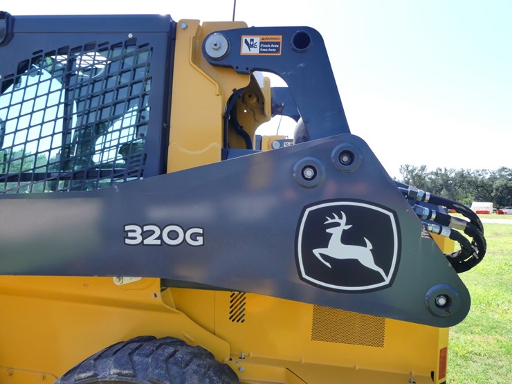 2024-deere-320g-image-8