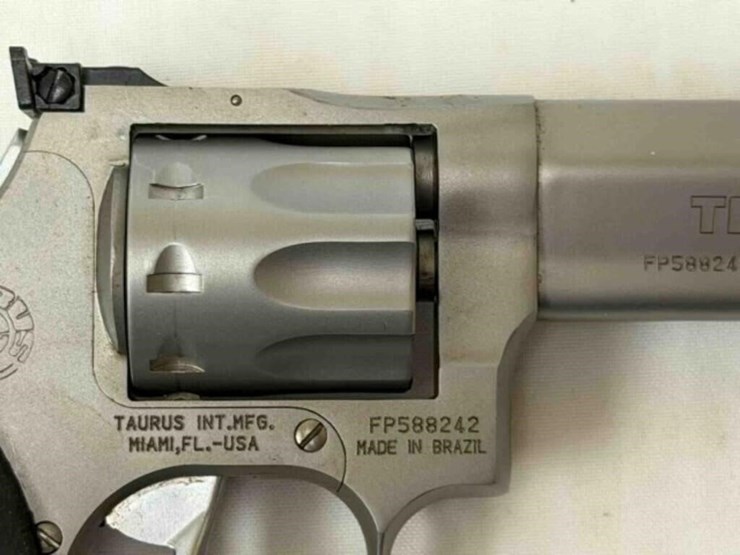 taurus-tracker-22mag-revolver-image-4