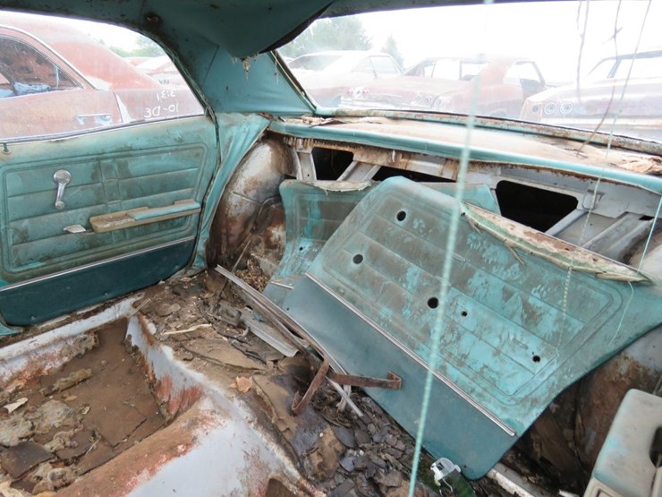 1966-chevrolet-impala-4dr-sedan-image-8