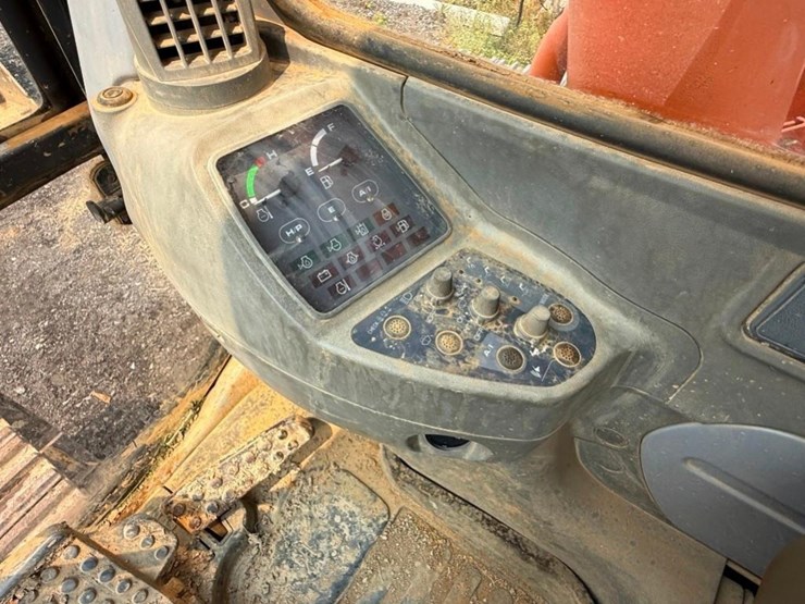 hitachi-ex270-lc-5-image-14