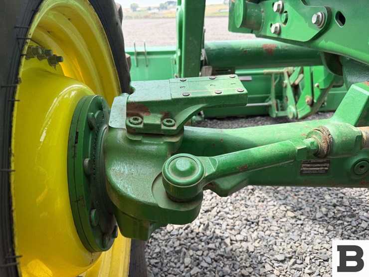 2015-john-deere-6210r-image-24