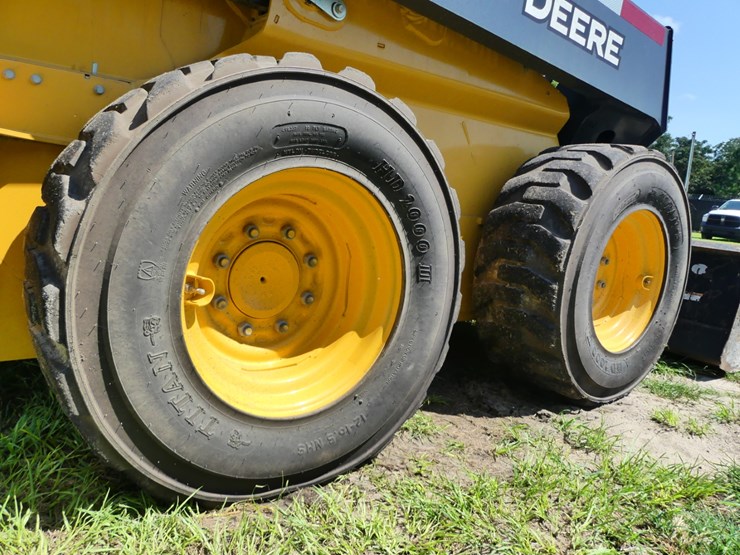 2024-deere-320g-image-5