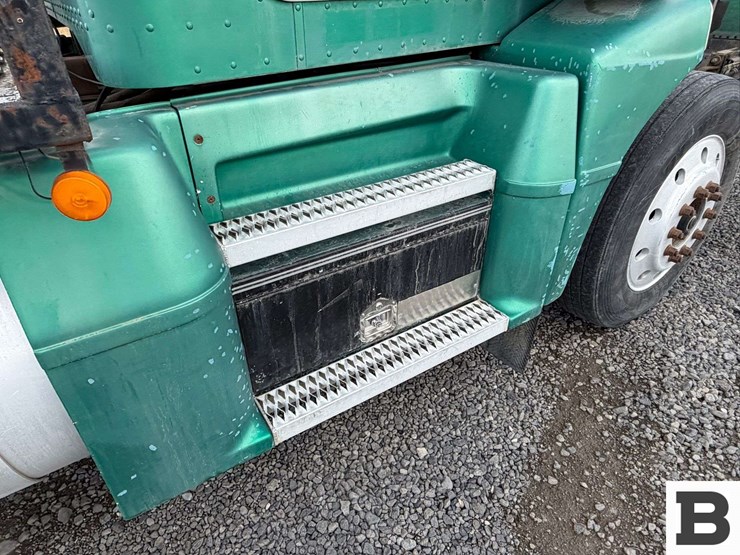 1988-peterbilt-377-image-26