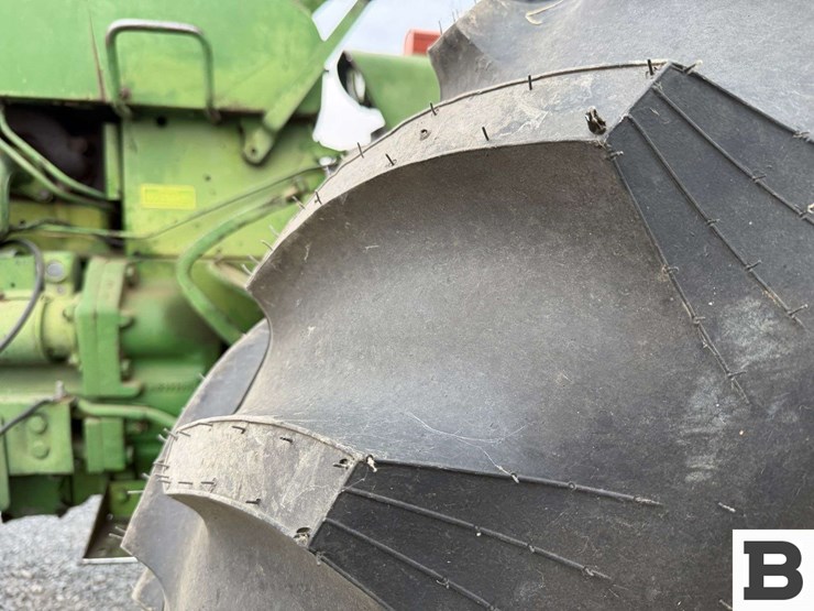 john-deere-3010-image-30