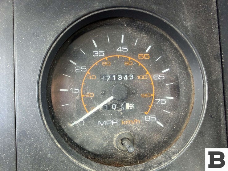1997-gmc-w5500-image-39