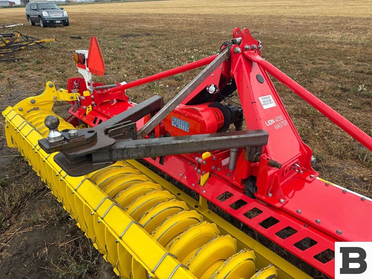 2025-pottinger-lion-4030-master-rotary-harrow-image-22