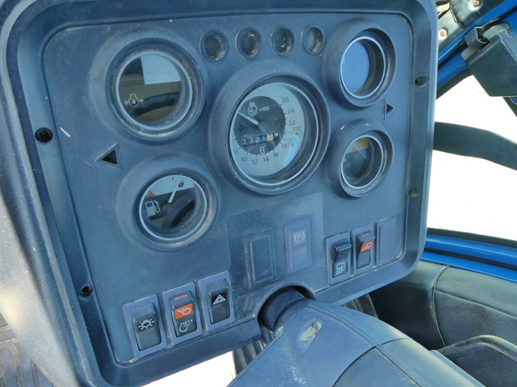 ford-7710-image-17