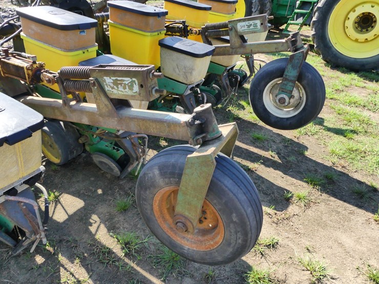 john-deere-7300-image-5