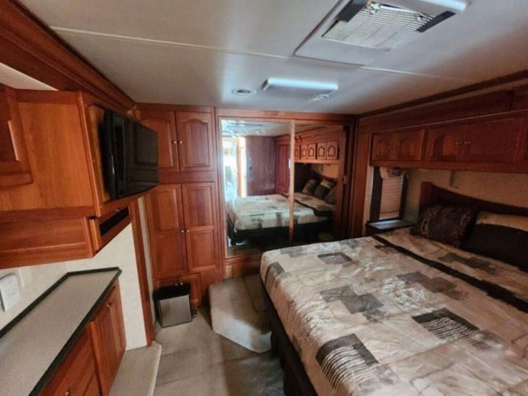 2006-allegro-bus-class-a-motorhome-400abus0d6j0072-image-47