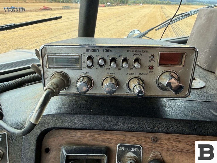 1991-volvo-gm-integral-sleeper-tractor-truck-image-75
