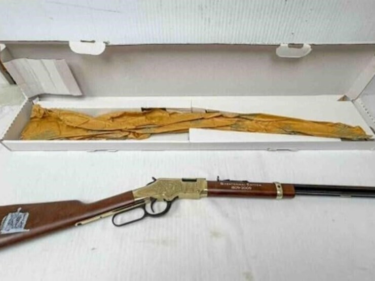 henry-golden-boy-lincoln-bicentennial-22lr-rifle-image-2