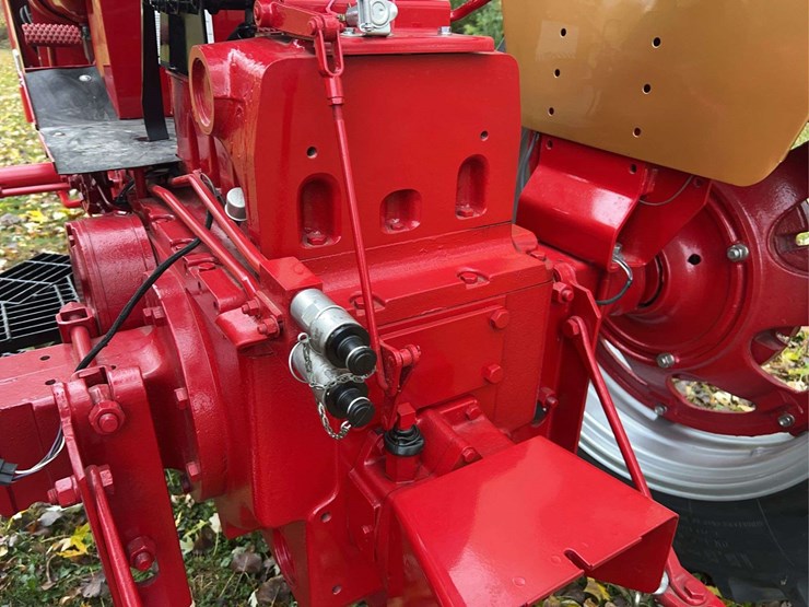 1970-farmall-544-hydro-gas-row-crop-golden-demonstrator-image-46