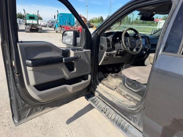 2018-ford-f150-xlt-image-19