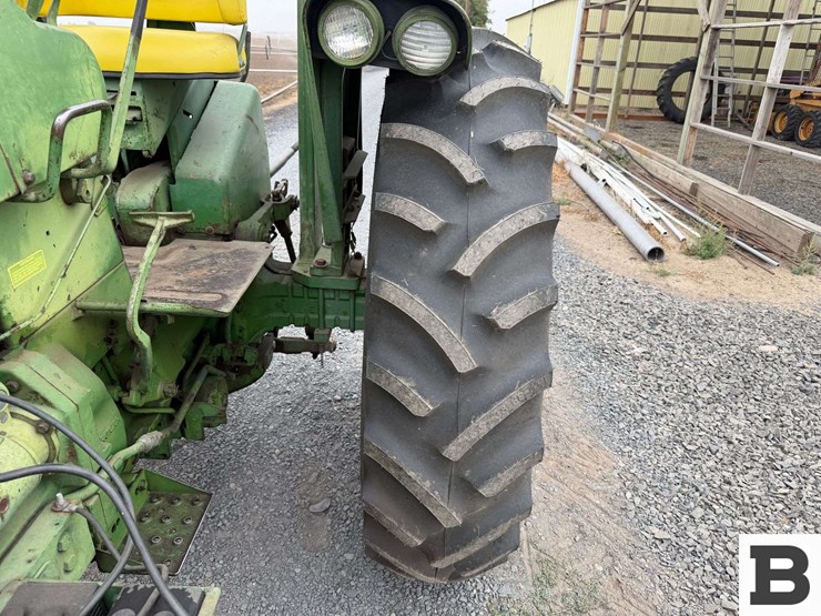 john-deere-3010-image-28