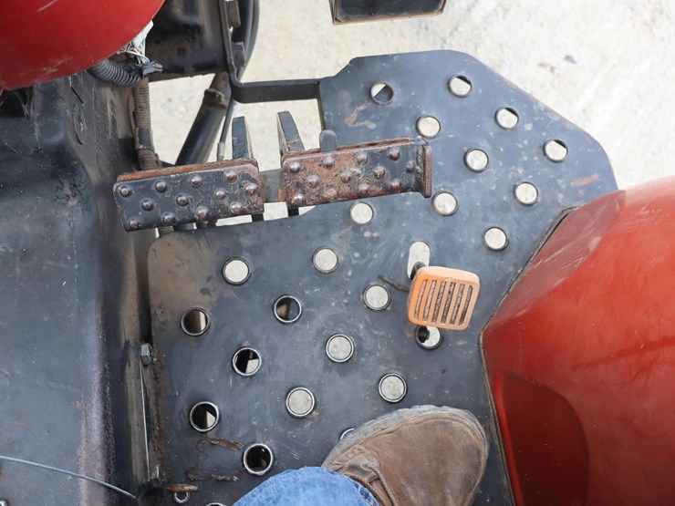 2011-case-ih-farmall-55-image-20