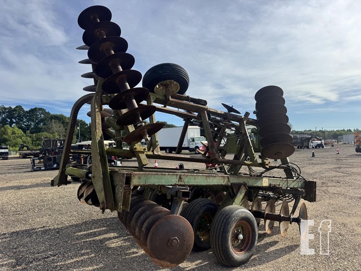 john-deere-230-image-4