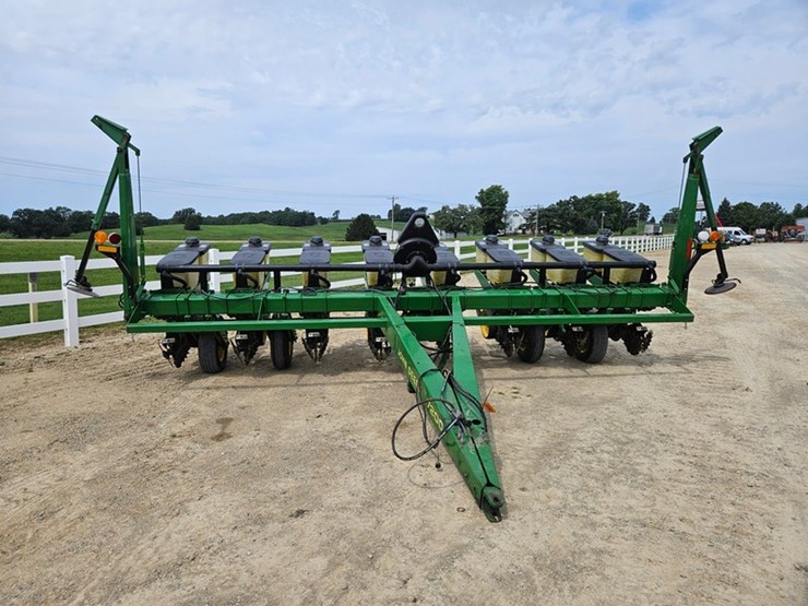 john-deere-7200-image-9
