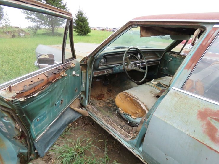 1965-chevrolet-impala-4dr-sedan-image-4