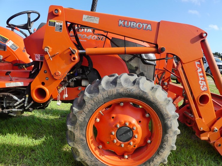 2012-kubota-m7040-image-10