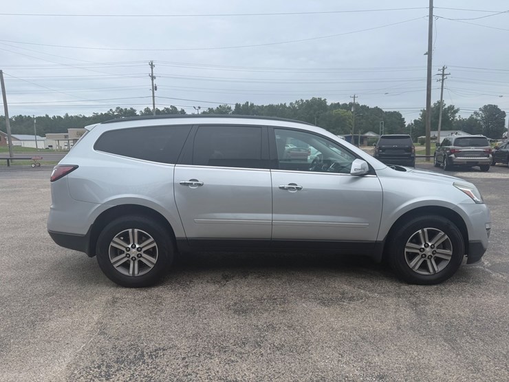 2017-chevrolet-traverse-lt-image-5