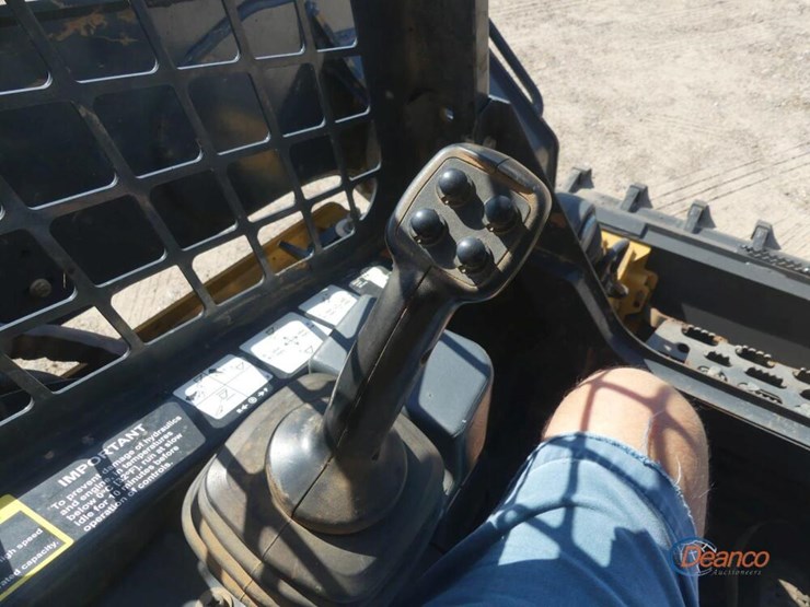 2024-deere-331g-image-10