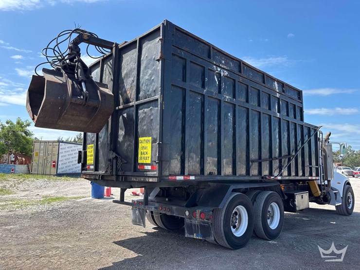 2006-peterbilt-335-image-3