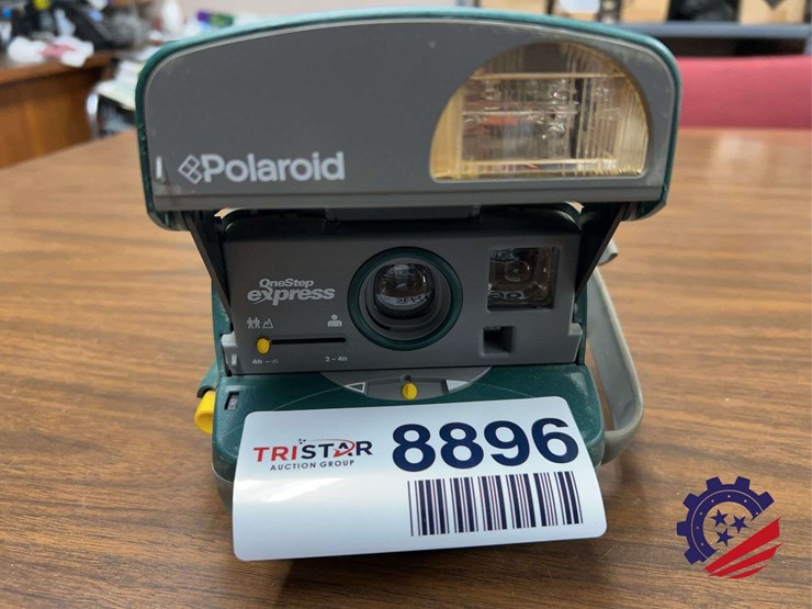 polaroid-camera-image-3