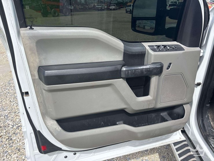 2017-ford-f250-image-10