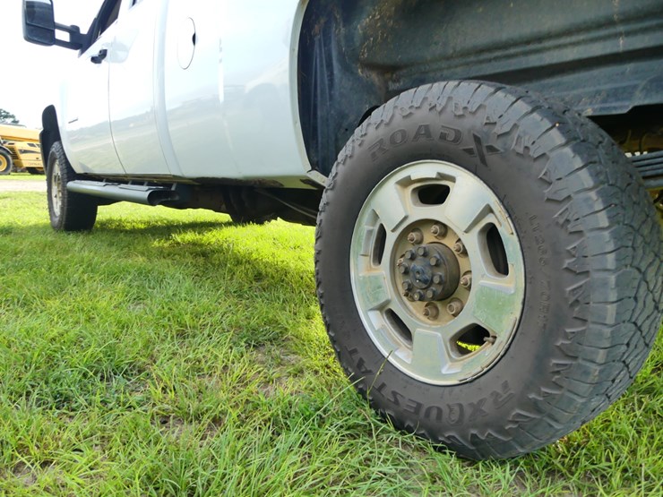 2013-chevrolet-2500hd-image-5