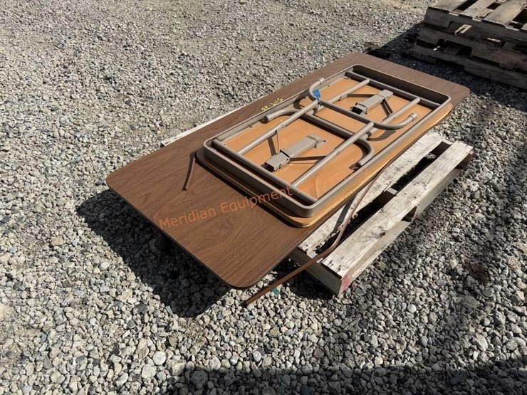 2--folding-tables-image-5