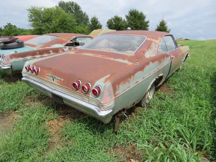 1965-chevrolet-impala-2dr-ht-image-2