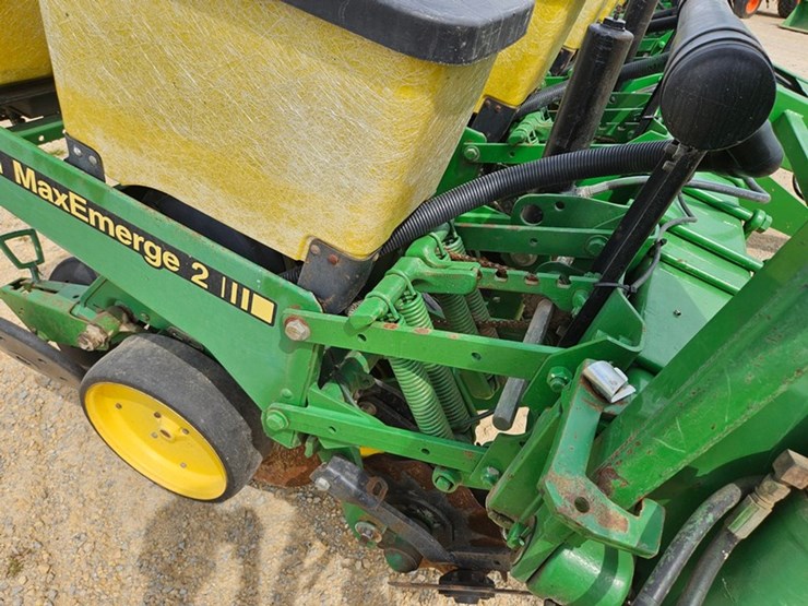 john-deere-7200-image-27