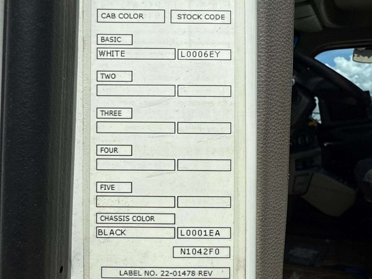 2020-peterbilt-567-image-7