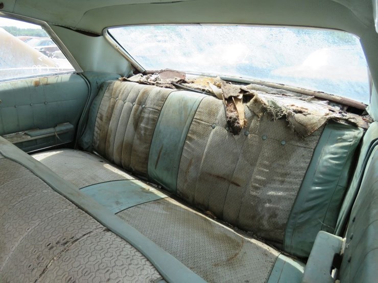 1965-chevrolet-impala-4dr-sedan-image-9