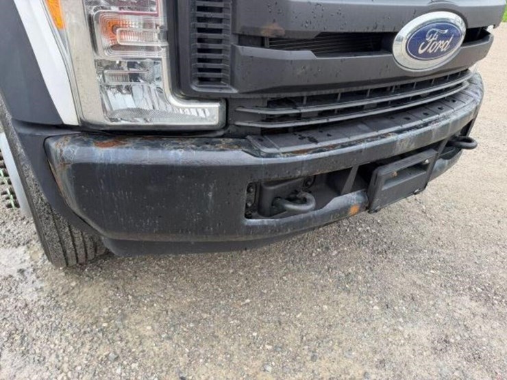 2017-ford-f550-xl-image-38