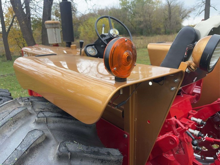 1970-1456-farmall-row-crop-mfwa-golden-demonstrator-image-82