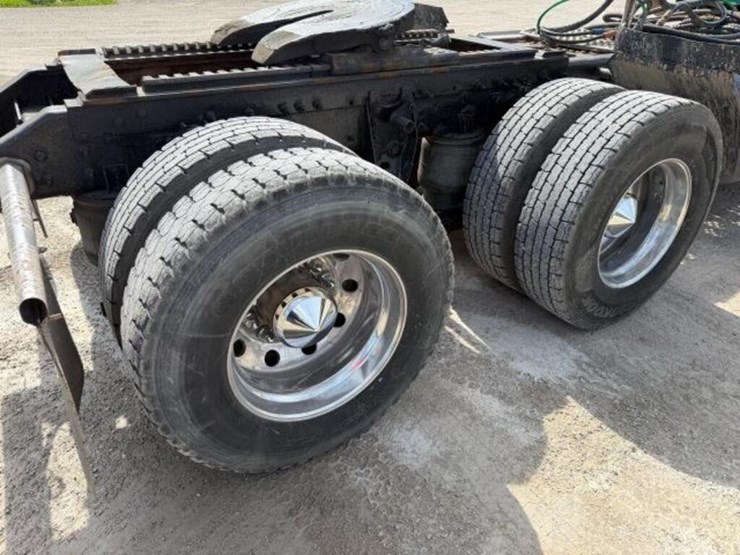 2009-kenworth-t800-image-42