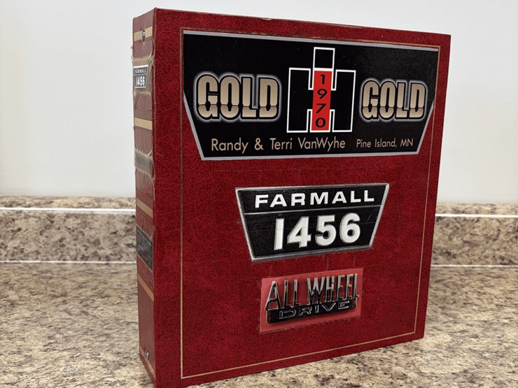 1970-1456-farmall-row-crop-mfwa-golden-demonstrator-image-108