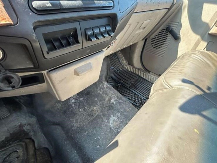 2009-ford-f550-image-15