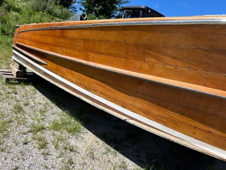 century-antique-wooden-18-ft-power-boat-image-17
