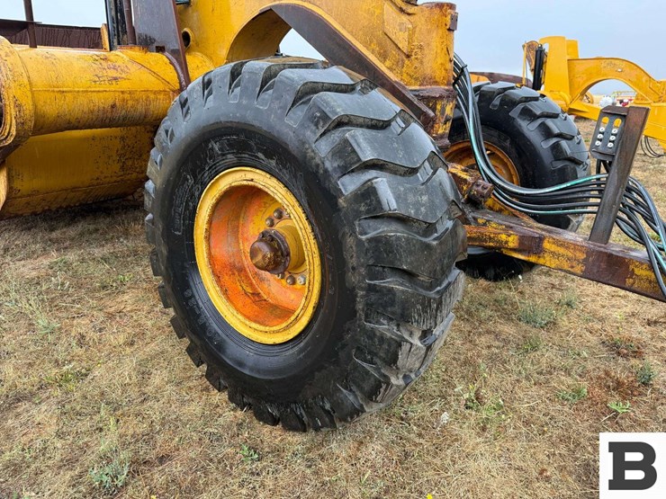 caterpillar-60-image-47