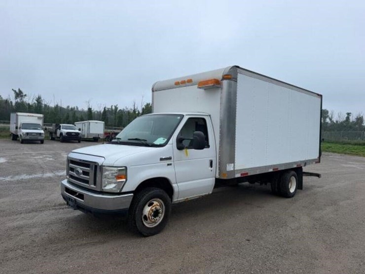 2014-ford-e450-image-1