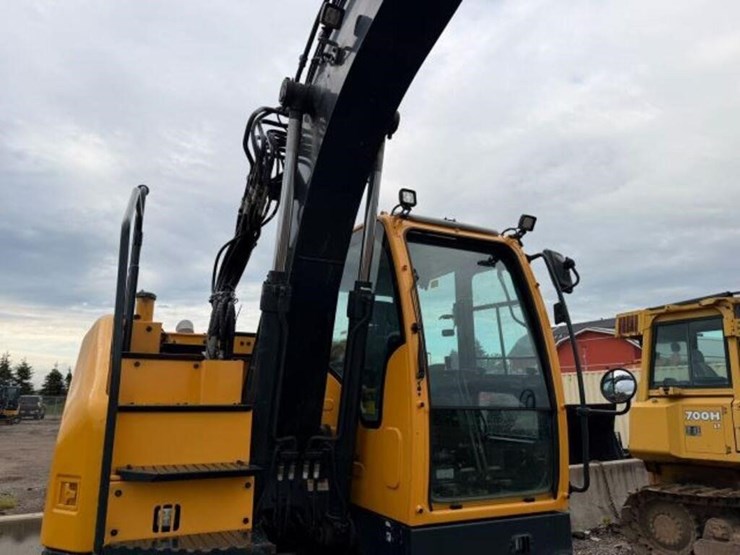 2024-hyundai-hx130a-lcr-image-10