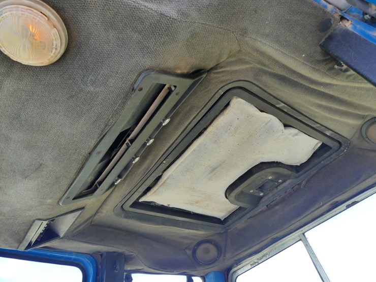 ford-7710-image-15