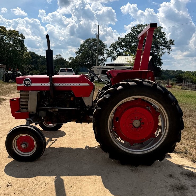 MASSEY-FERGUSON 165