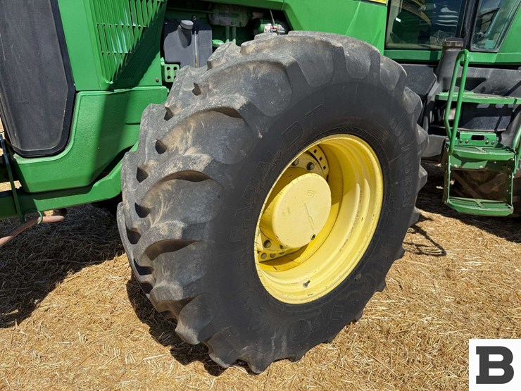 2001-john-deere-8110-image-26