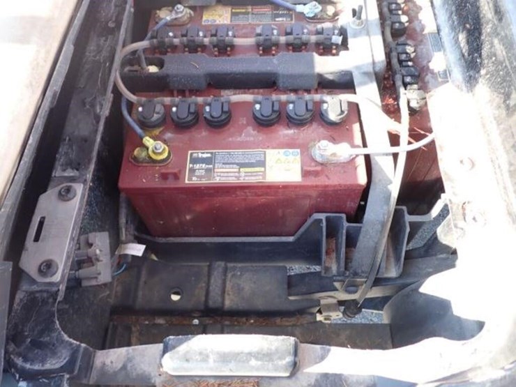 parts-only-2014-e-z-go-rxv-2-passanger-electric-53-image-11