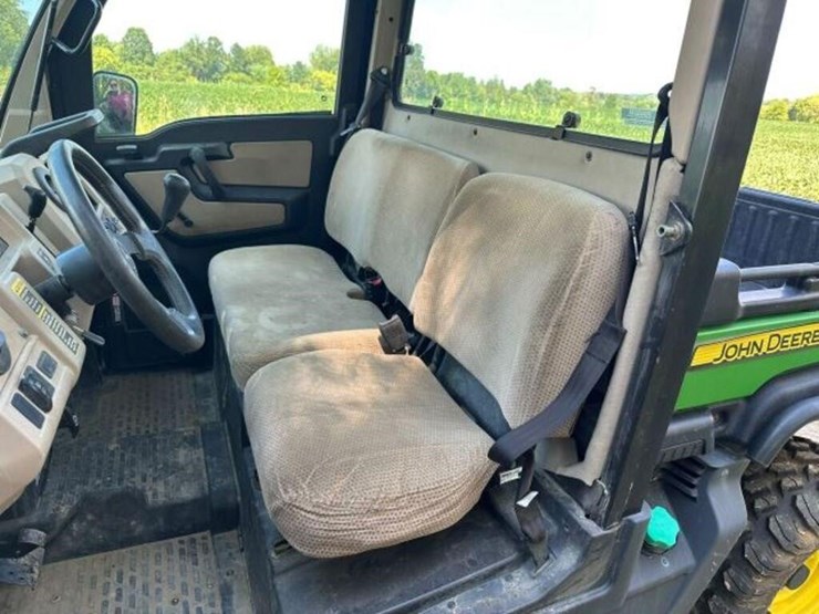 2020-john-deere-gator-image-12