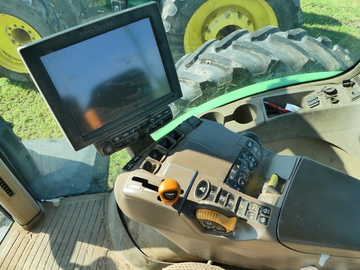 2014-john-deere-8370r-image-17